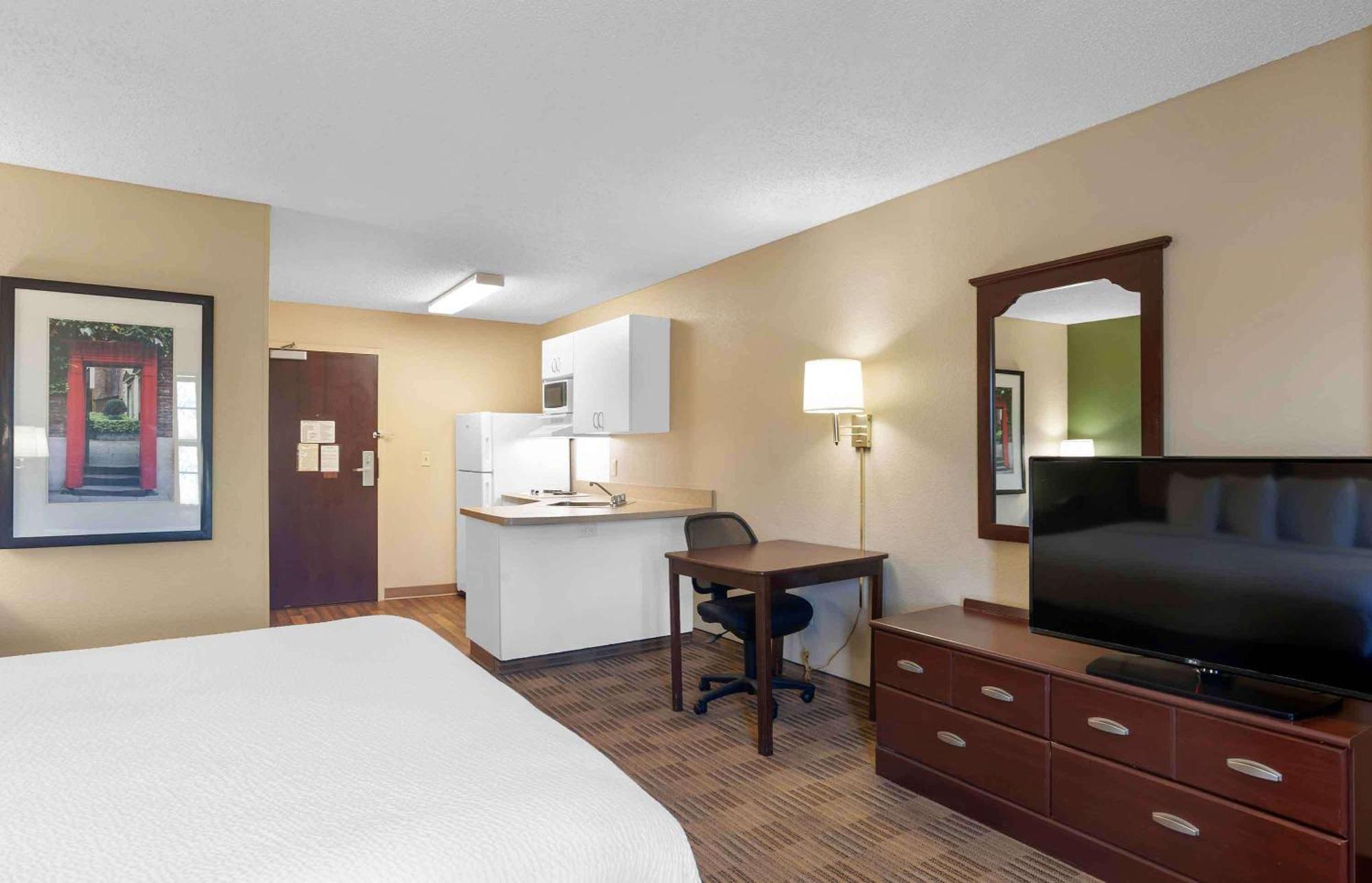 Extended Stay America Suites - Milwaukee - Уауатоса Екстериор снимка